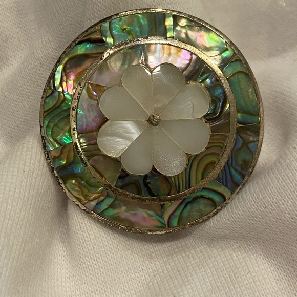 Shell 🐚 inlay silver brooch - Picture 4 of 5